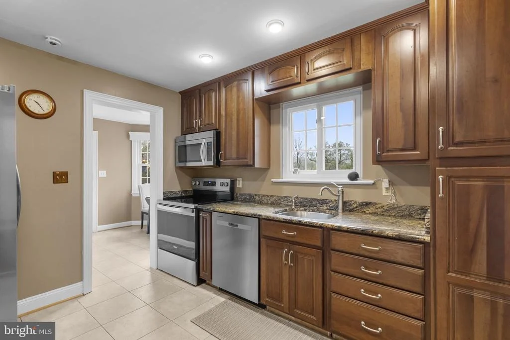 Photo of 16510 BATCHELLORS FOREST ROAD
