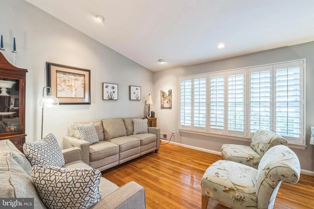Photo of 13102 FOXHALL DRIVE
