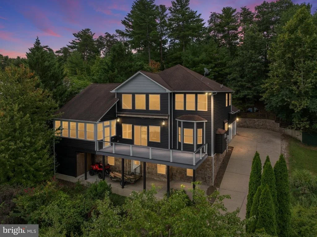 Photo of 111 WATERSIDE LANE