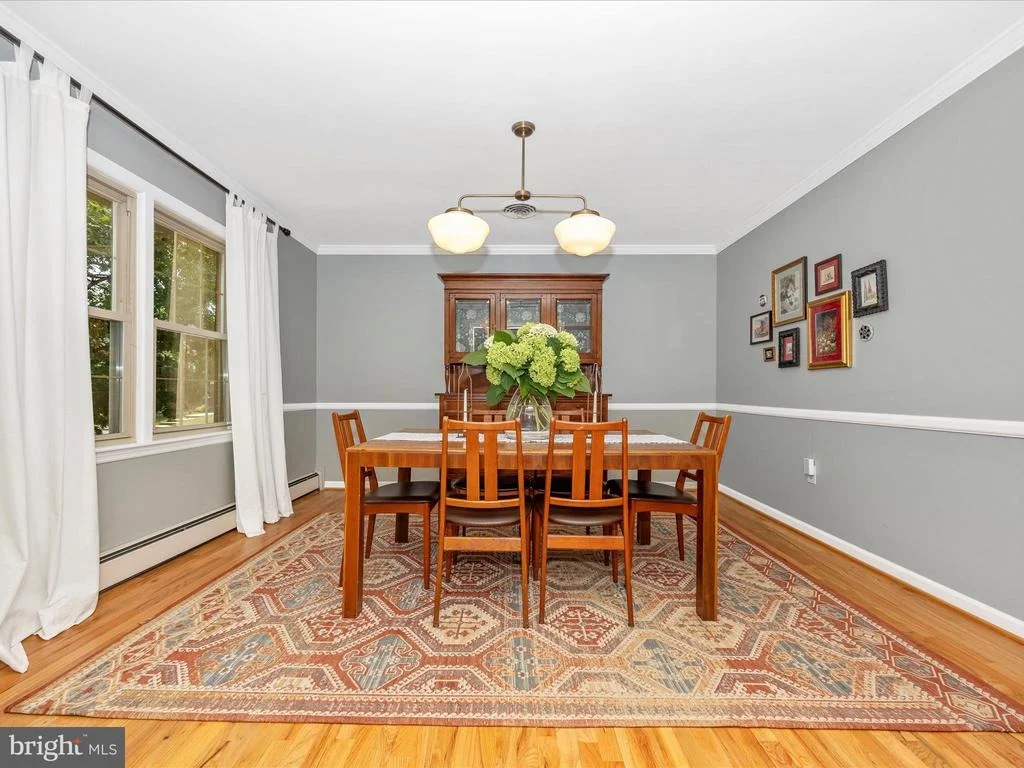 Photo of 201 CRESTVIEW COURT
