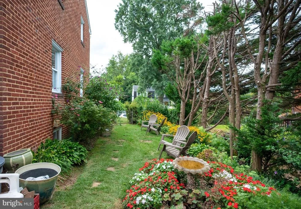 Photo of 11904 BLUHILL ROAD