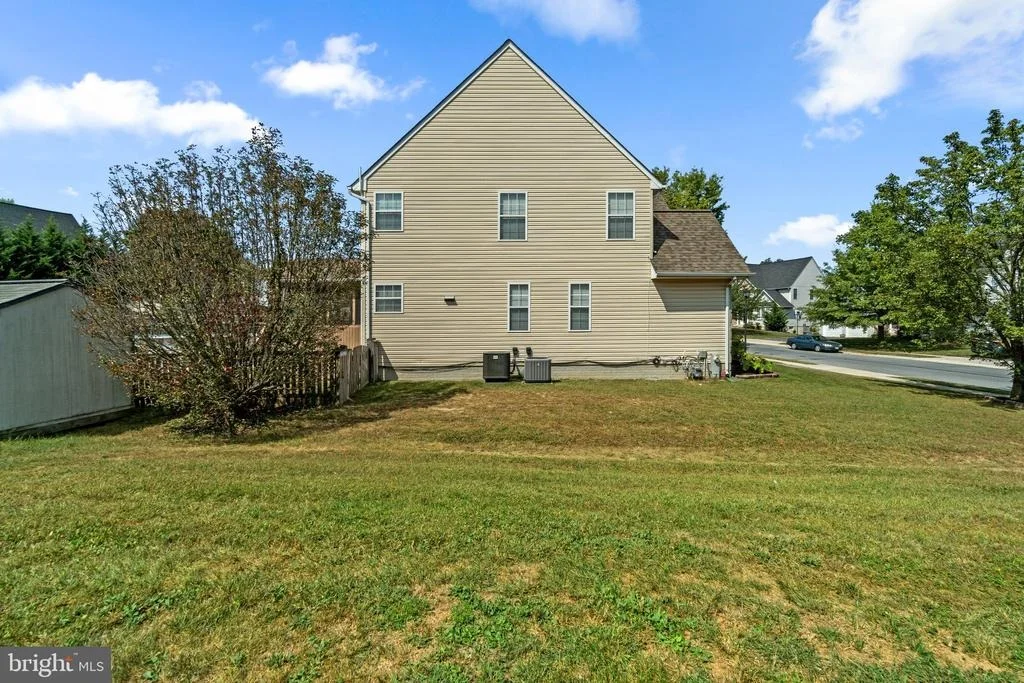 Photo of 814 WELLESLEY COURT