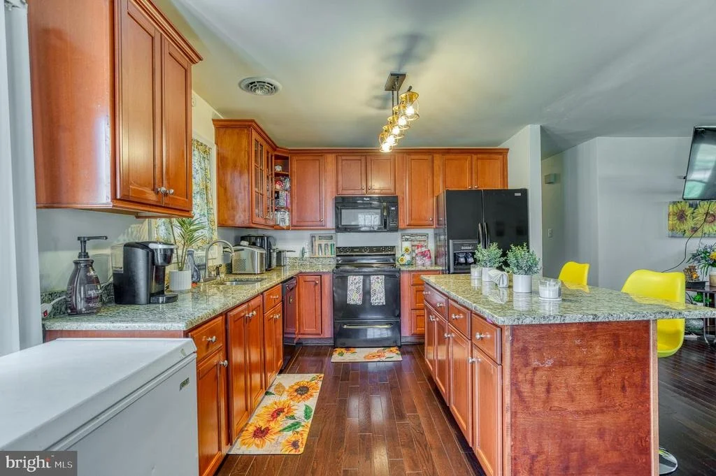 Photo of 10119 JAMESON LANE