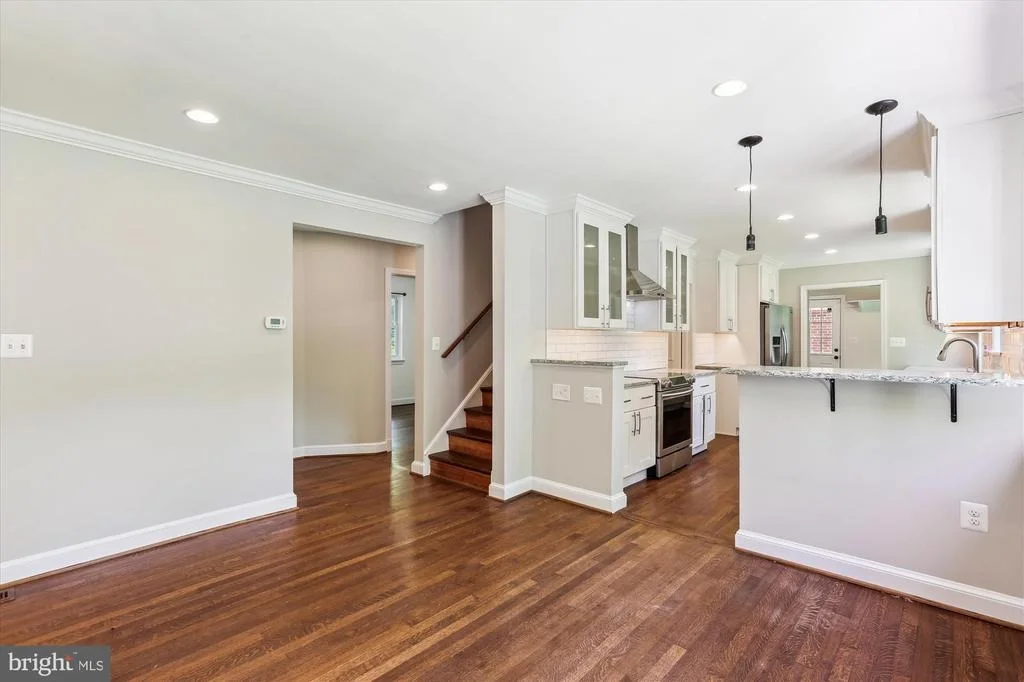 Photo of 813 MIDLAND ROAD