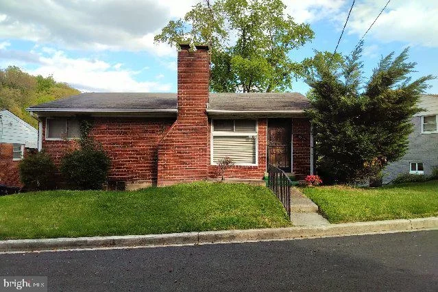 Photo of 1204 34TH PLACE SE