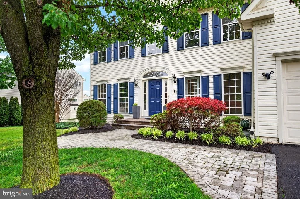 Photo of 8 N POINTE TERRACE