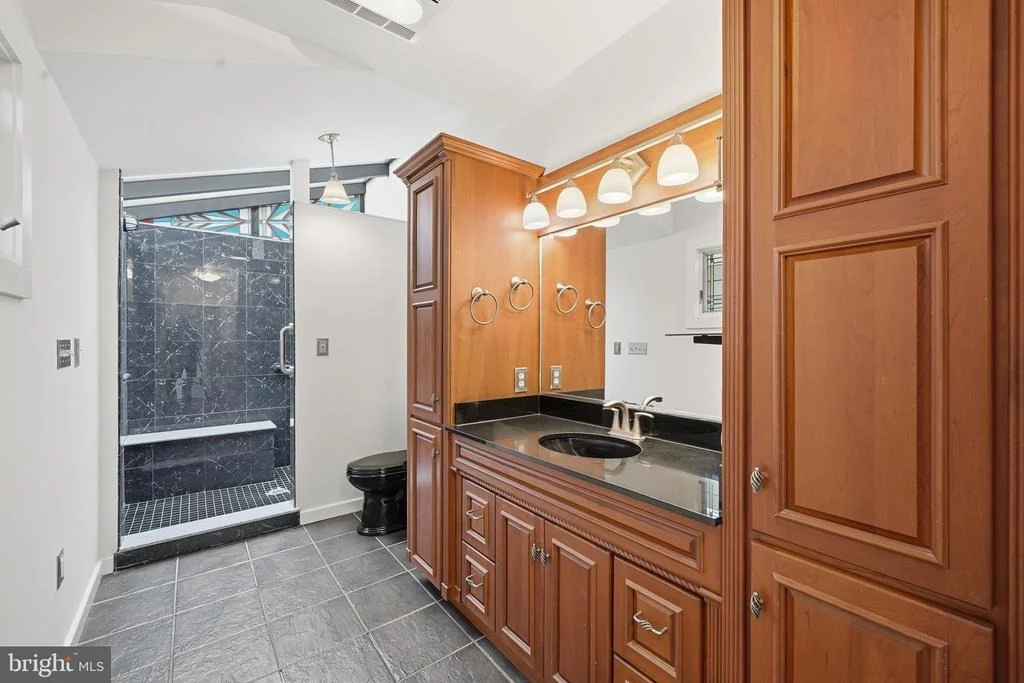 Photo of 606 KINGS HIGHWAY