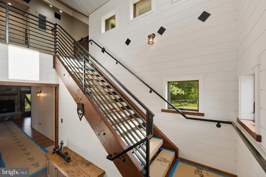 Photo of 415 NAZELROD ROAD