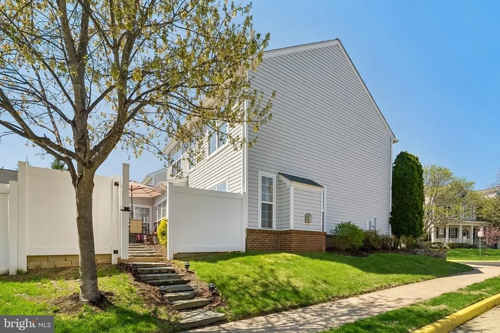 Photo of 43351 FULLERTON STREET