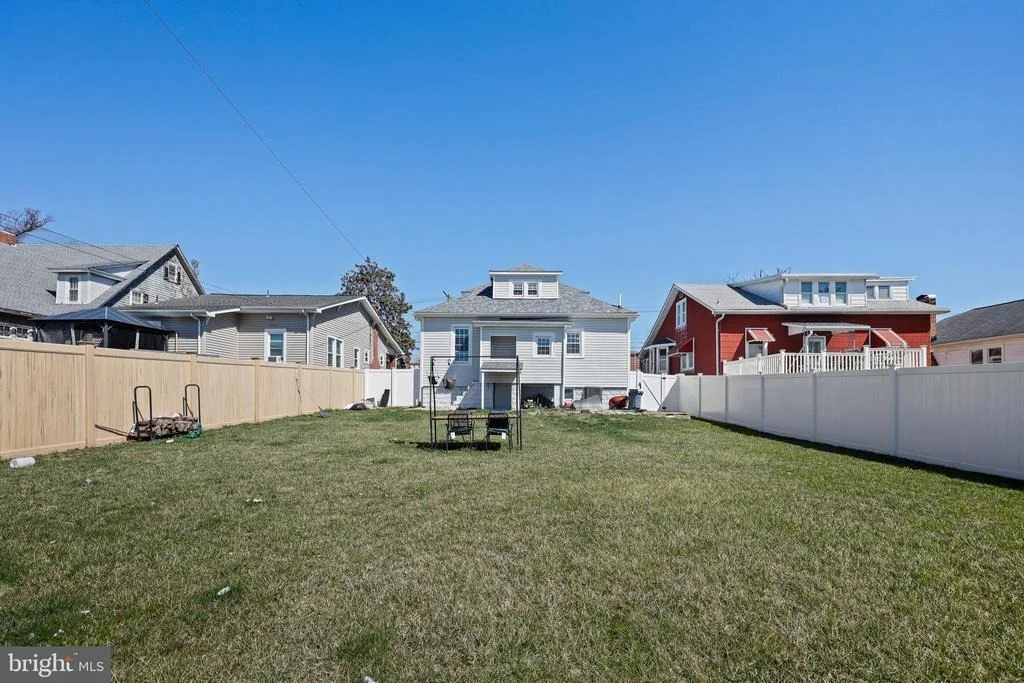 Photo of 1014 LEEDS AVENUE
