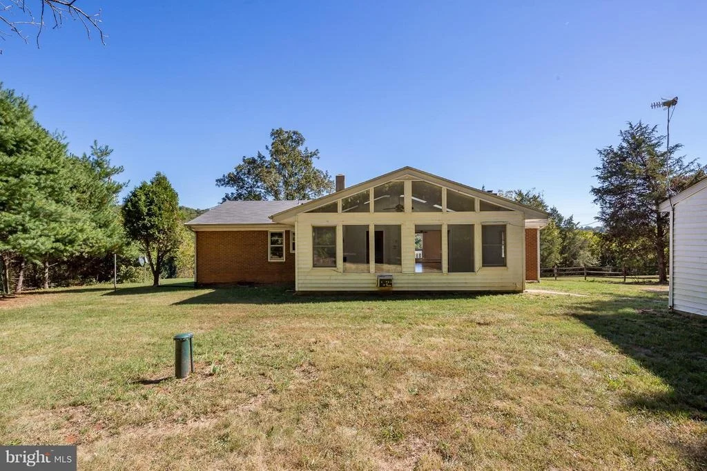 Photo of 9258 LEE HIGHWAY