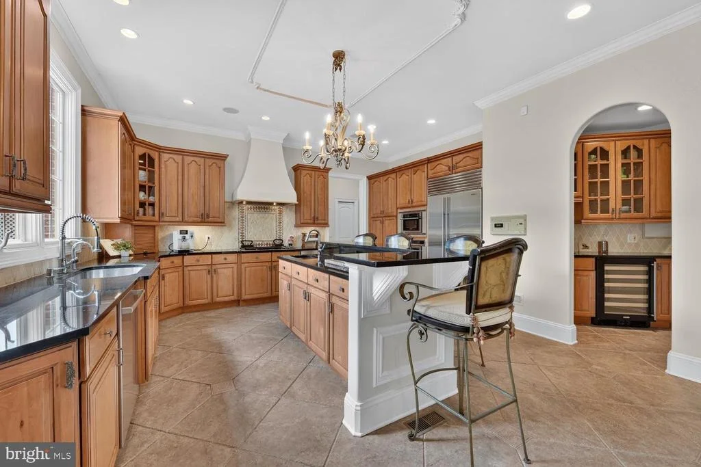 Photo of 6245 LINWAY TERRACE