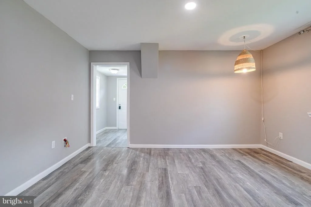 Photo of 215 GLIDER DRIVE