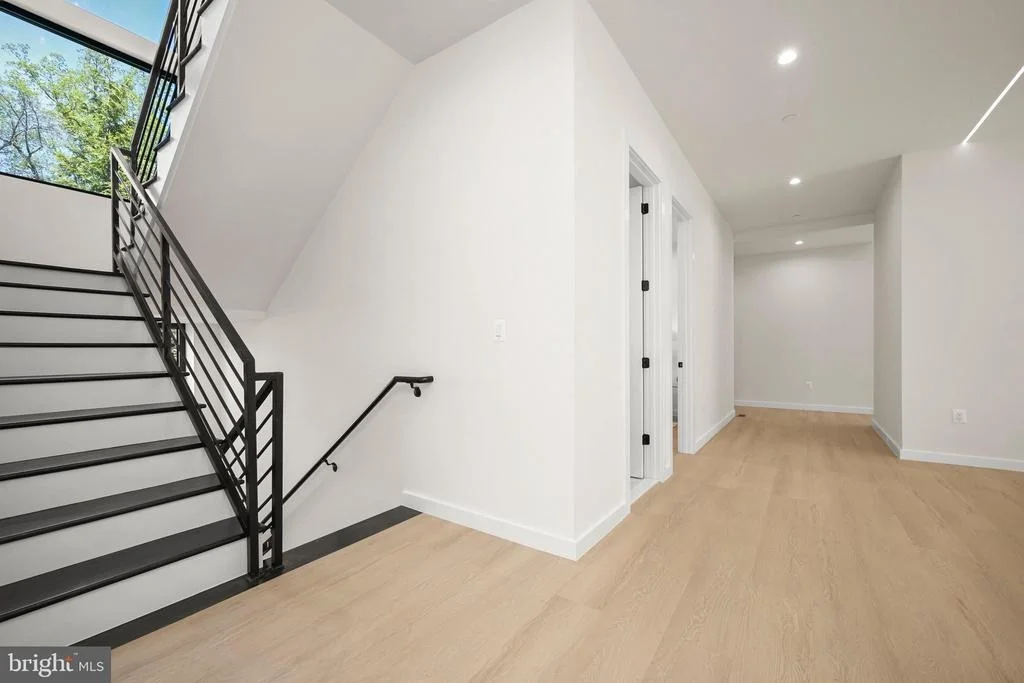 Photo of 8908 MOHAWK LANE