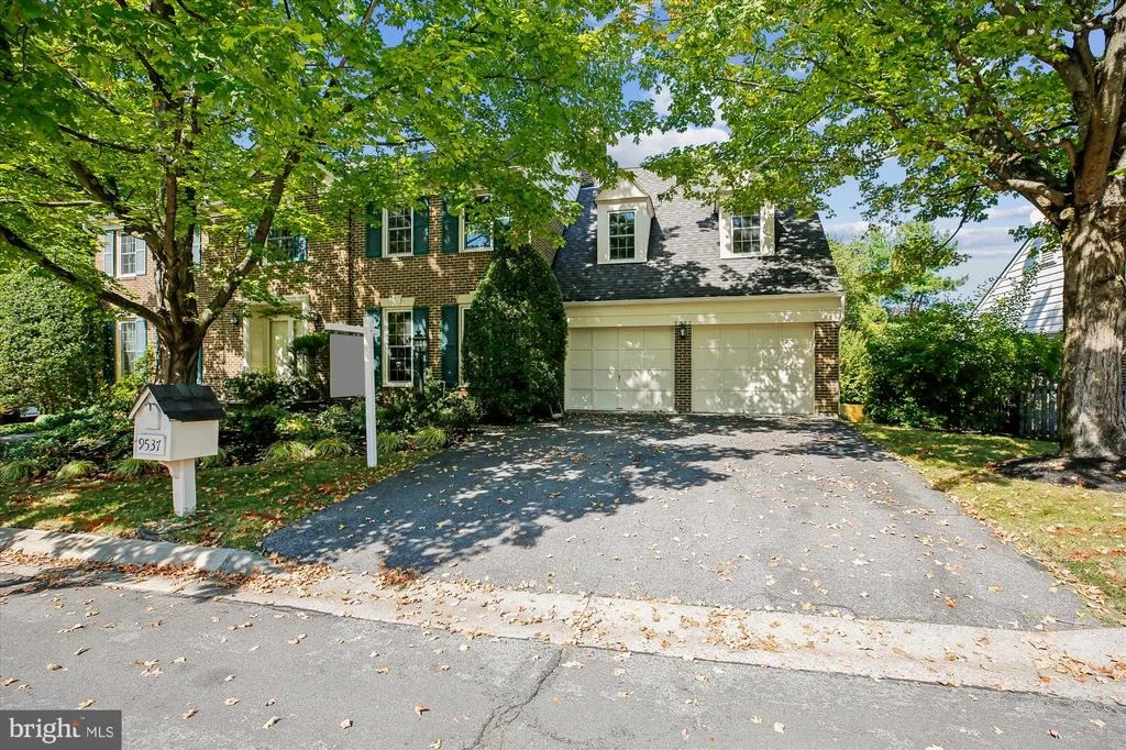 Photo of 9537 FOX HOLLOW