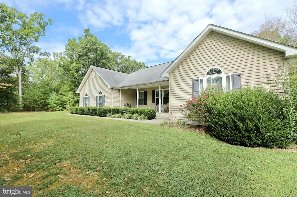 Photo of 42074 STARLIGHT DRIVE