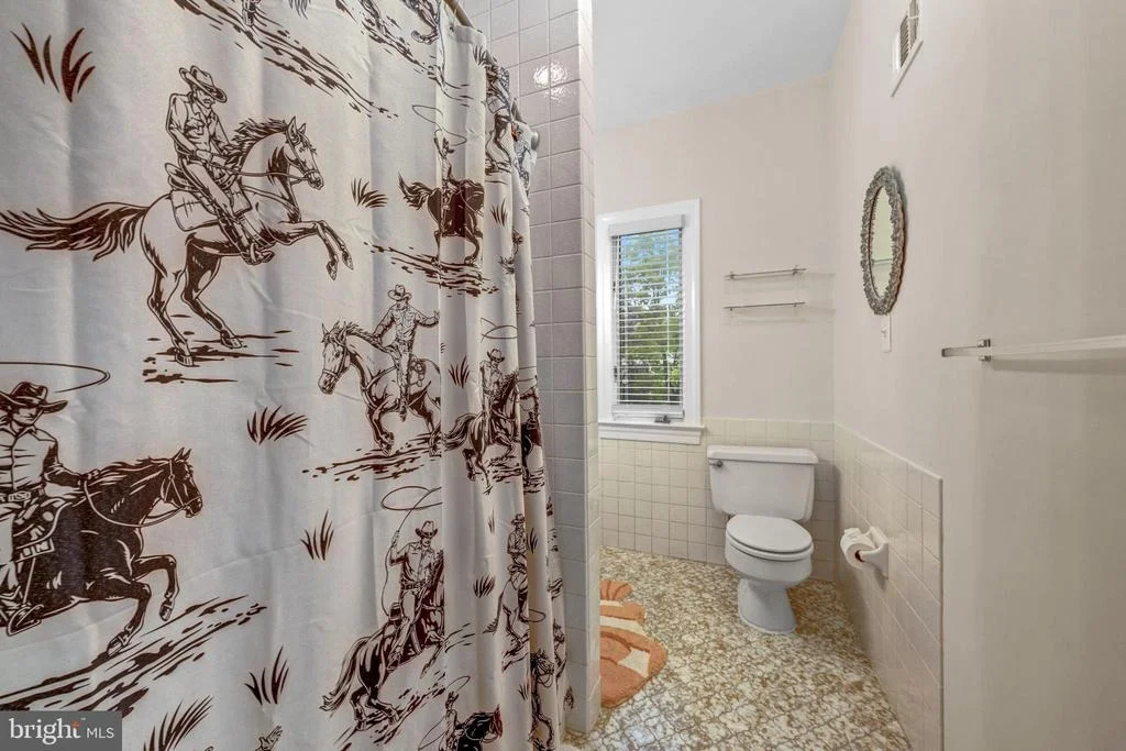 Photo of 1502 HIGHWOOD DRIVE