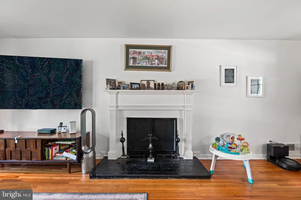 Photo of 1007 ARCOLA AVENUE