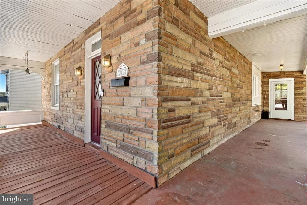 Photo of 311 N MAPLE AVENUE N