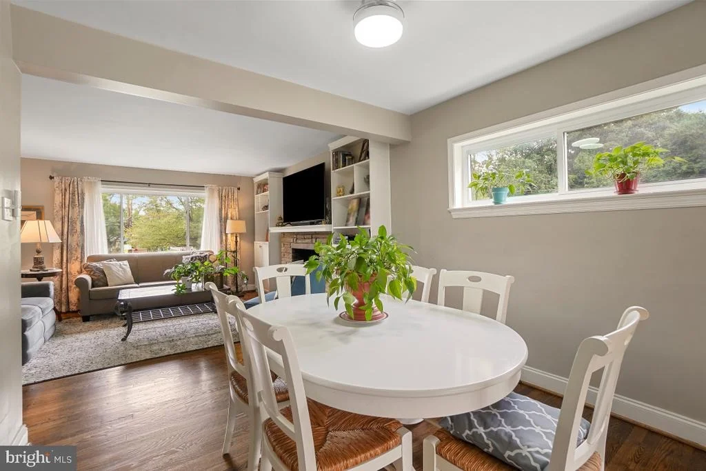Photo of 401 ROYALTON ROAD