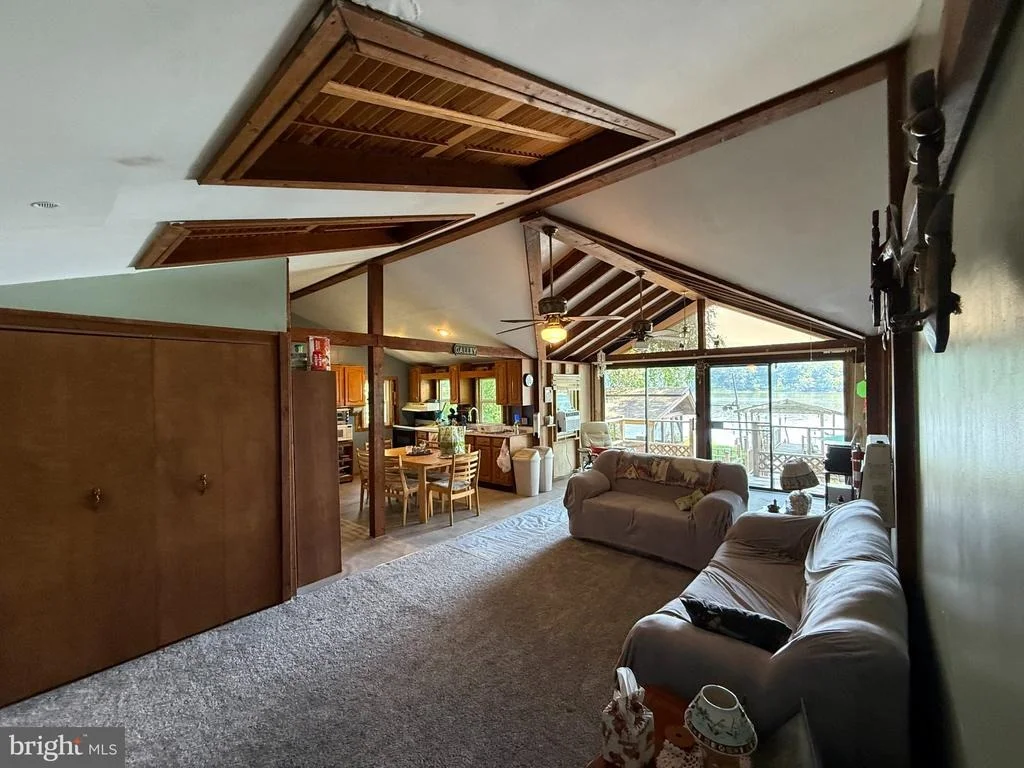 Photo of 47 BEECH ISLAND