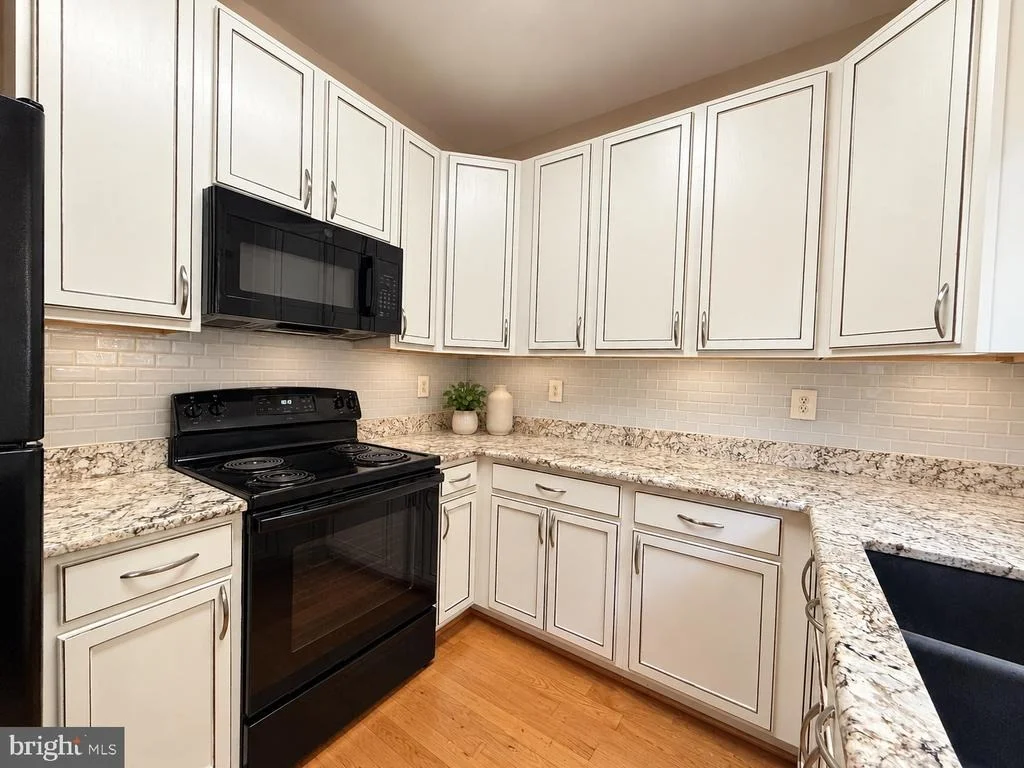 Photo of 22597 MAISON CARREE SQUARE