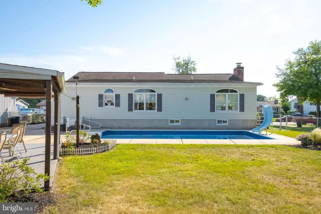 Photo of 417 NOLLMEYER ROAD