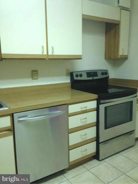 Photo of Unit 1621 at 15101 INTERLACHEN DRIVE