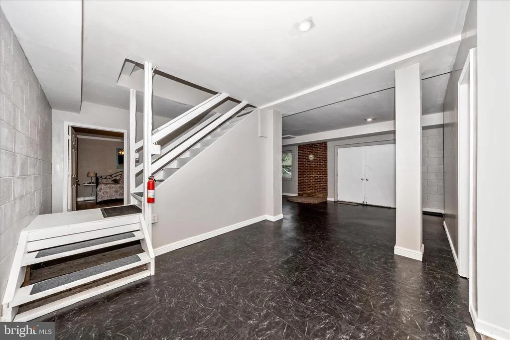 Photo of 6641 JEFFERSON BLVD