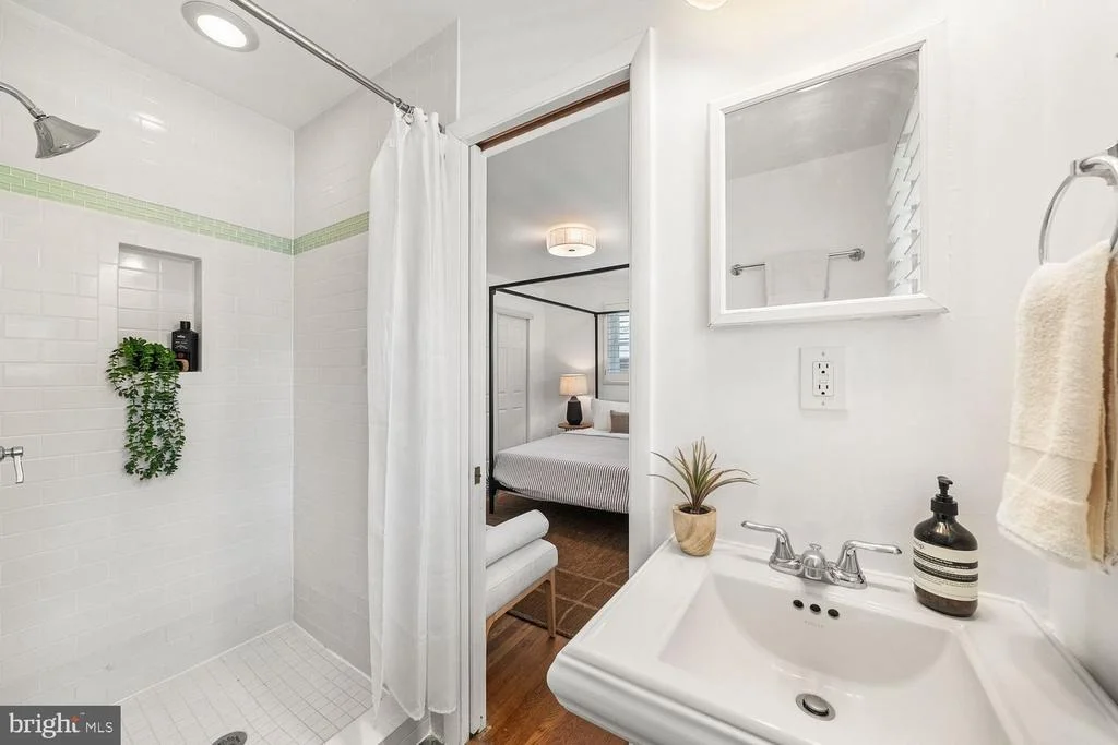 Photo of 2305 PEGGY LANE