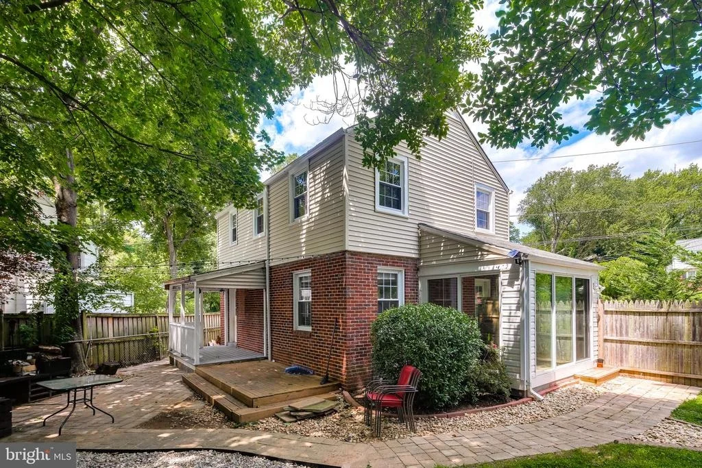 Photo of 505 E SCHUYLER ROAD