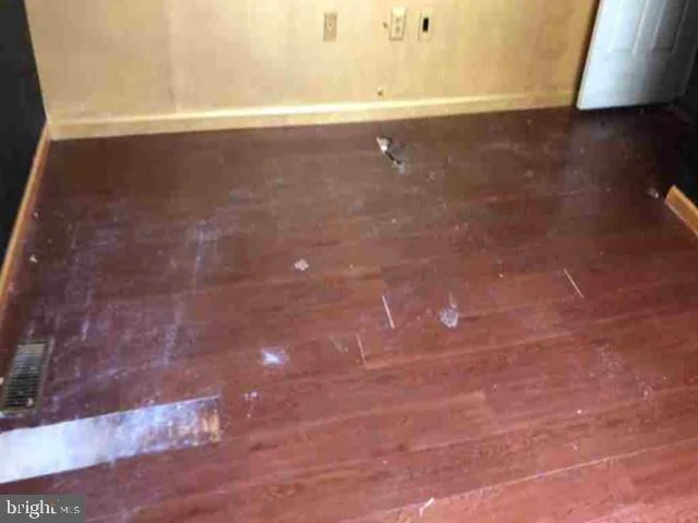Photo of 19 SUMMIT COURT