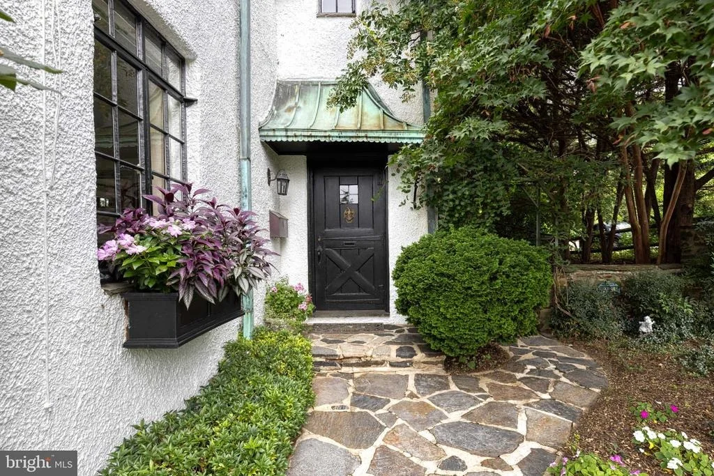 Photo of 304 TAPLOW ROAD