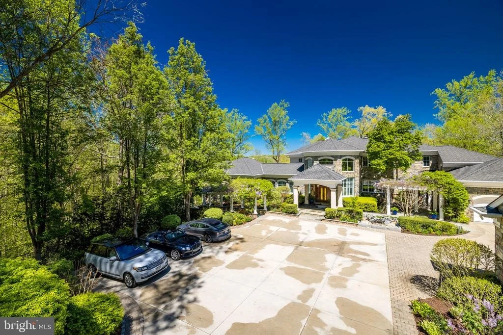 Photo of 658 LIVE OAK DRIVE