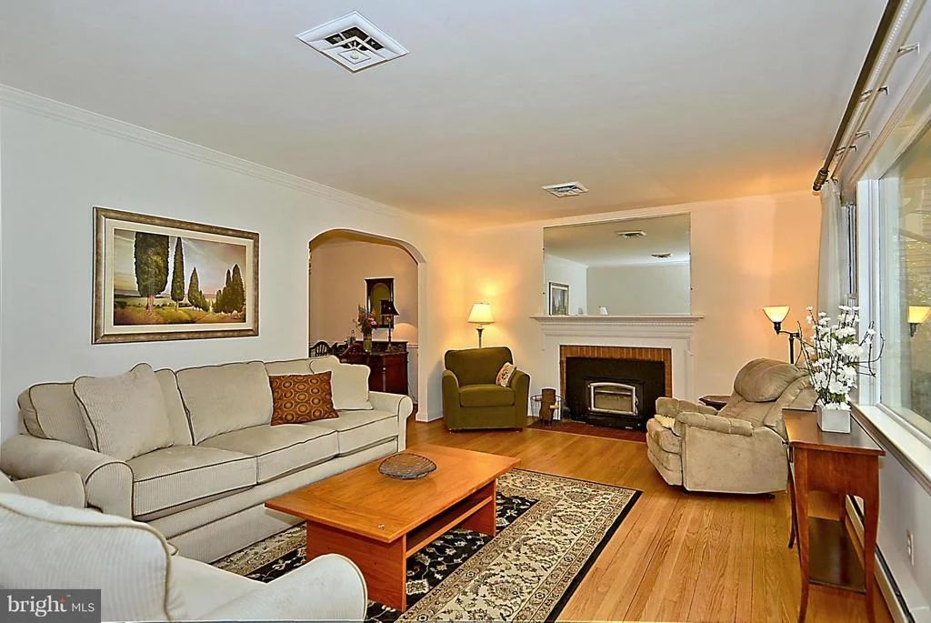 Photo of 2213 PARKER AVENUE