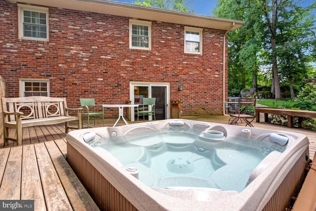 Photo of 4401 DOLPHIN LANE