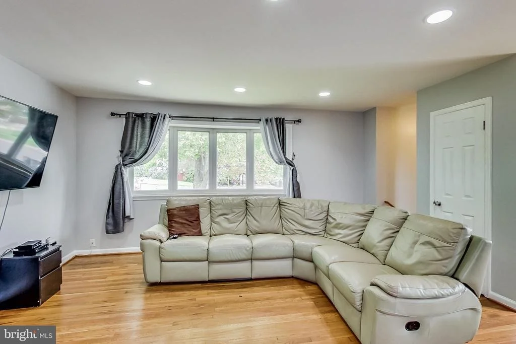 Photo of 13304 DAUPHINE STREET