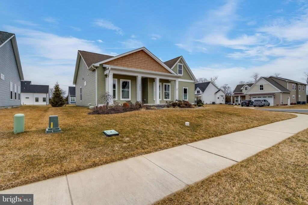 Photo of 16471 FOUR LEAF DRIVE