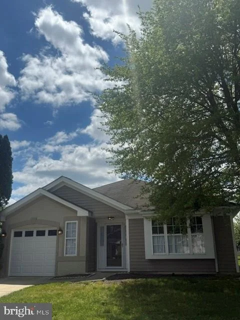 Photo of 117 MAPLE LEAF CIRCLE
