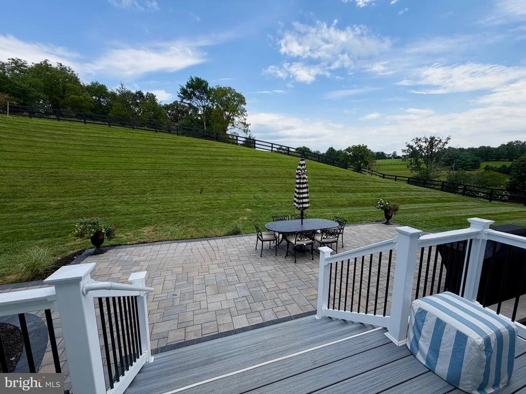 Photo of 15064 BARLOW DRIVE