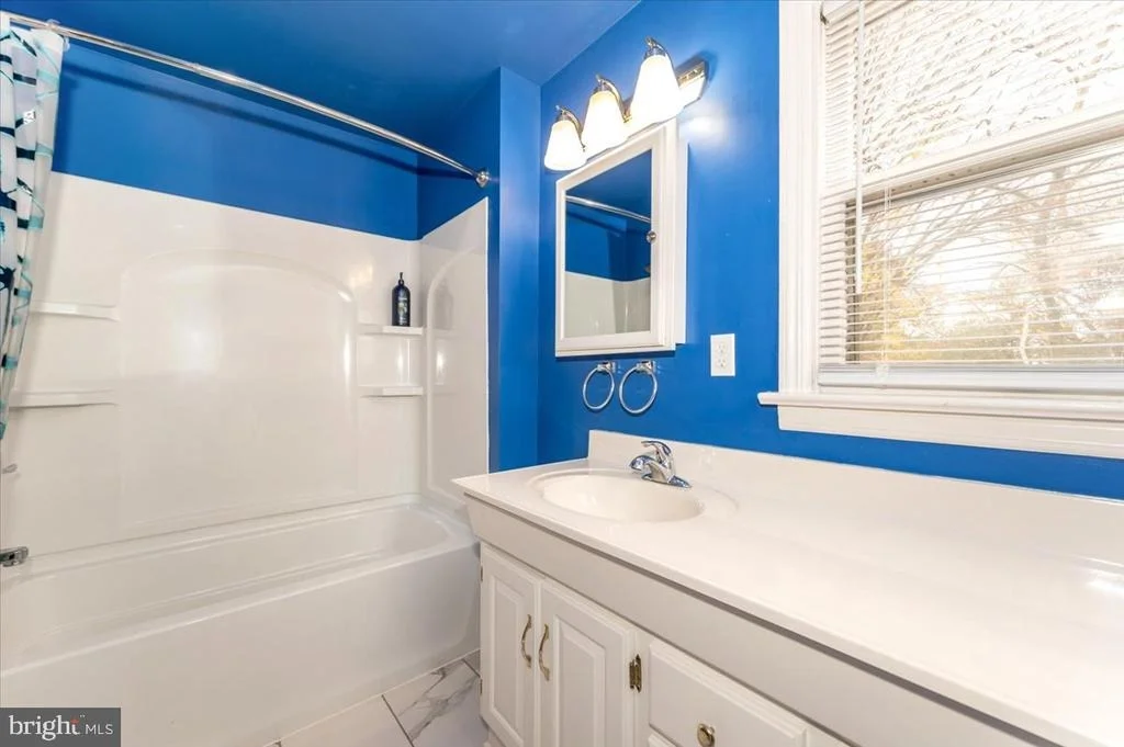 Photo of 239 DEVONSHIRE ROAD NE