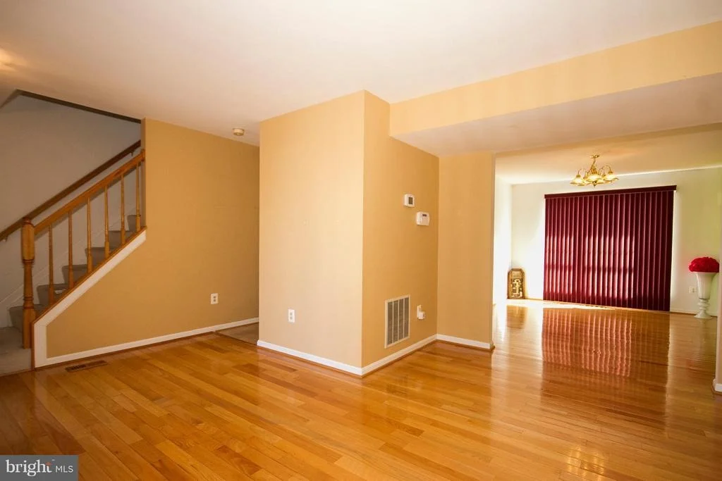 Photo of 4305 SPRING AVENUE