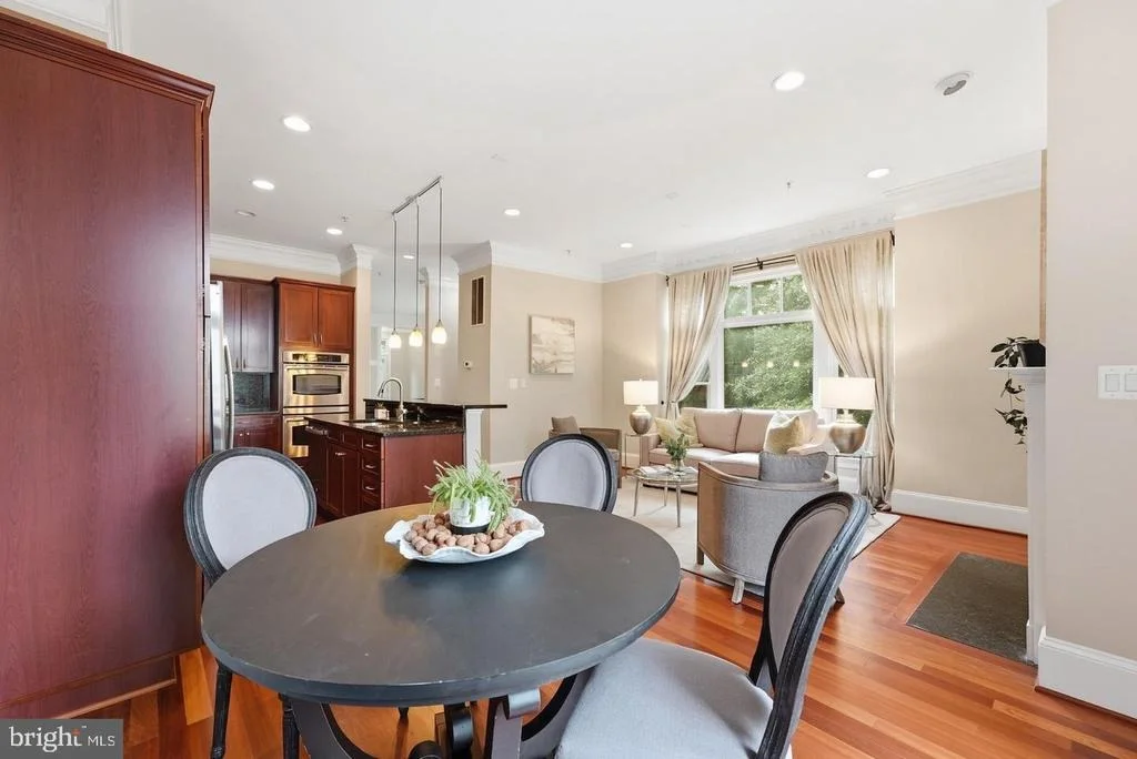 Photo of 4462 MACARTHUR BOULEVARD NW
