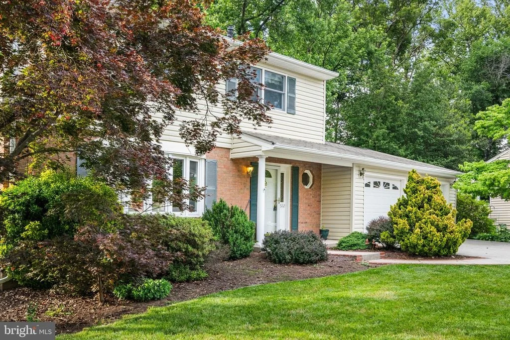Photo of 8522 FAIRBURN DRIVE