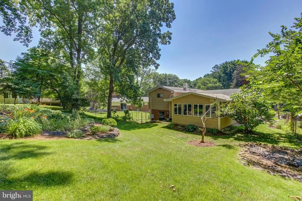Photo of 703 HILLSBORO DRIVE