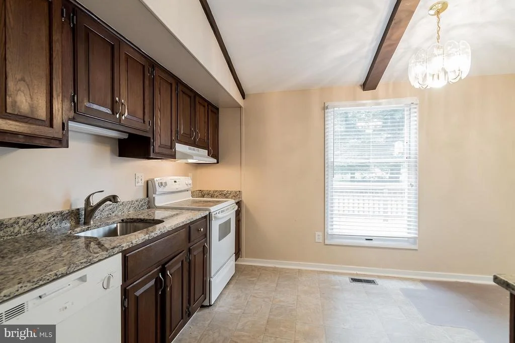 Photo of 6017 RIVER MEADOWS DRIVE
