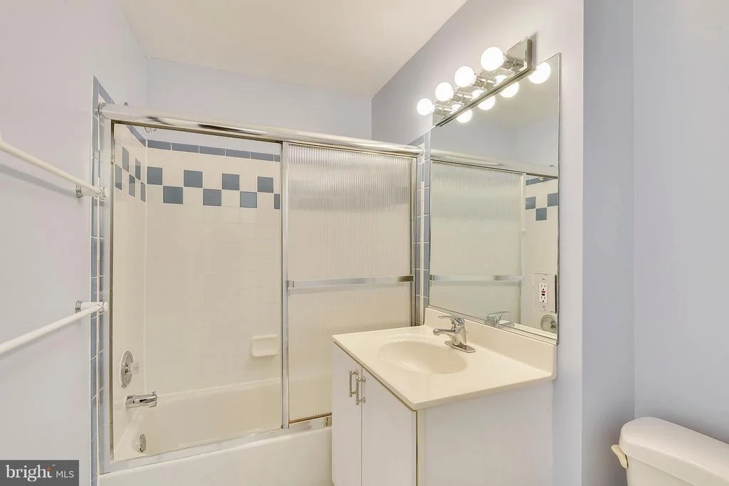 Photo of 5326 YORKTOWN BOULEVARD