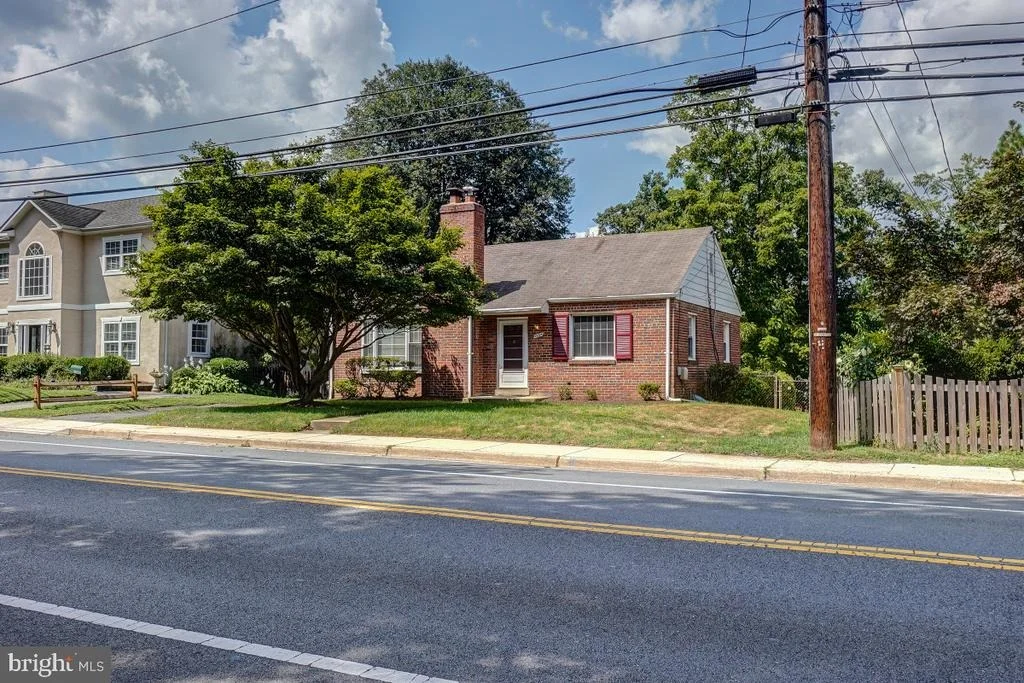 Photo of 10024 CEDAR LANE