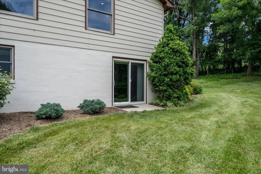 Photo of 8604 BURNT HICKORY CIRCLE