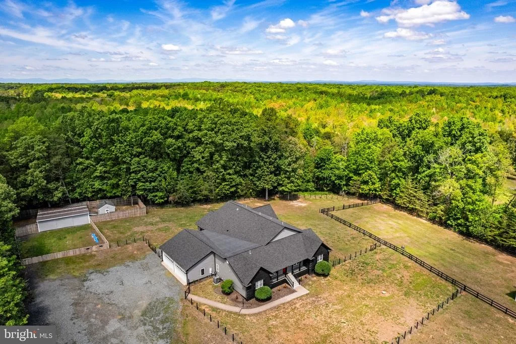 Photo of 11597 YEATS DRIVE